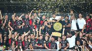 RUGBY PRO - Finale de fous entre Toulouse et Bordeaux. Mondial pour les Bleuets. Blacks pour les Coqs